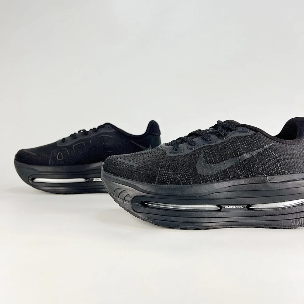 Nike Men’s Black Air Zoom Vomero premium Running Shoes